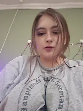Yammy Yumi online show from May 2026 02:36:01 PM