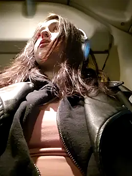 Snapshot of Yammy_Yumi chatting on February 2025 05:51:01 PM Yammy Yumi online show from February 2025 05:51:01 PM