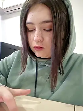 Yammy Yumi online show from November 2025 04:16:02 AM