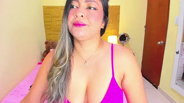 Julia Haye online show from November 2025 10:21:02 PM