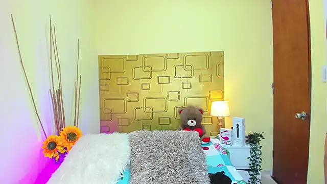Julia Haye online show from March 2025 12:57:01 PM