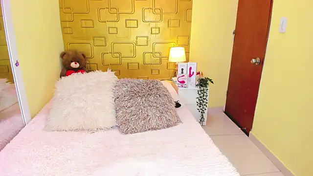 Julia Haye online show from October 2025 02:45:01 AM