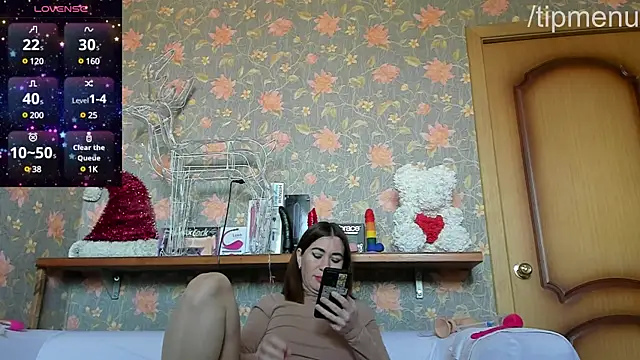 Snapshot of SophieBush chatting on February 2025 07:51:02 AM SophieBush online show from February 2025 07:51:02 AM