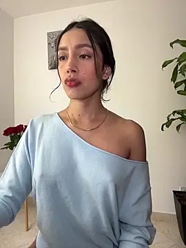 Snapshot of SelenaStone chatting on October 2025 09:18:01 PM SelenaStone online show from October 2025 09:18:01 PM