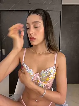 Snapshot of SelenaStone chatting on December 2024 12:39:02 AM SelenaStone online show from December 2024 12:39:02 AM