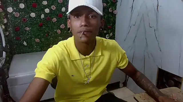 Snapshot of ManSant chatting on January 2026 02:22:01 PM ManSant online show from January 2026 02:22:01 PM