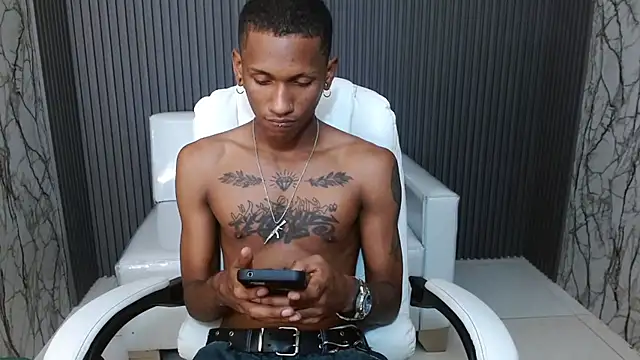 Snapshot of ManSant chatting on November 2025 02:44:02 PM ManSant online show from November 2025 02:44:02 PM