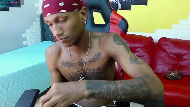 Snapshot of ManSant chatting on November 2025 02:31:02 PM ManSant online show from November 2025 02:31:02 PM