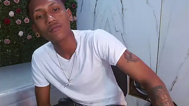 Snapshot of ManSant chatting on December 2025 03:58:02 PM ManSant online show from December 2025 03:58:02 PM