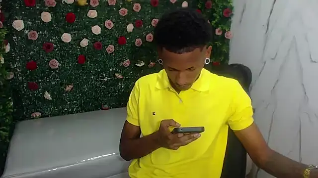 Snapshot of ManSant chatting on February 2026 03:57:01 PM ManSant online show from February 2026 03:57:01 PM