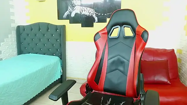 Snapshot of ManSant chatting on February 2026 08:09:01 PM ManSant online show from February 2026 08:09:01 PM