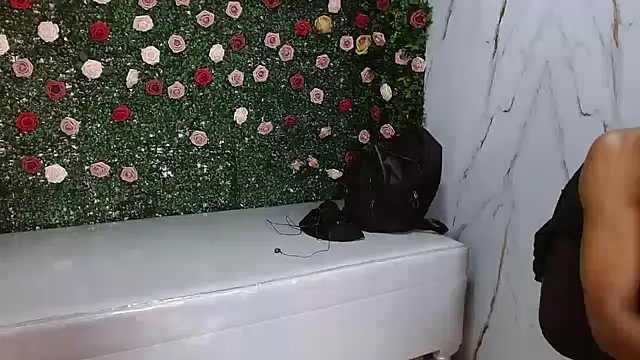 Snapshot of ManSant chatting on December 2025 03:02:02 PM ManSant online show from December 2025 03:02:02 PM