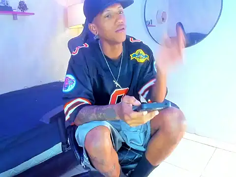 Snapshot of ManSant chatting on November 2025 02:28:02 PM ManSant online show from November 2025 02:28:02 PM