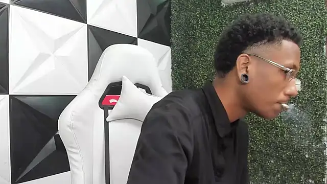 Snapshot of ManSant chatting on March 2026 03:08:01 PM ManSant online show from March 2026 03:08:01 PM