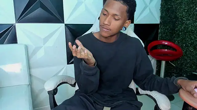 Snapshot of ManSant chatting on February 2026 04:07:02 PM ManSant online show from February 2026 04:07:02 PM