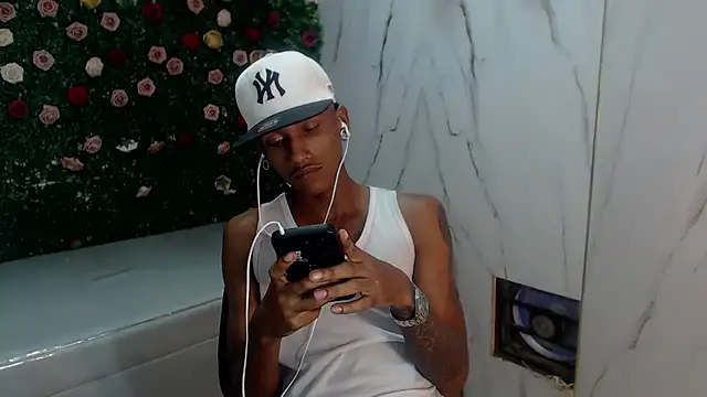 Snapshot of ManSant chatting on February 2026 03:01:01 PM ManSant online show from February 2026 03:01:01 PM