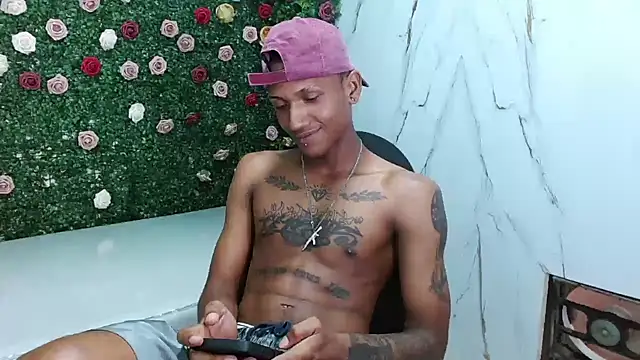 Snapshot of ManSant chatting on November 2025 01:32:02 PM ManSant online show from November 2025 01:32:02 PM