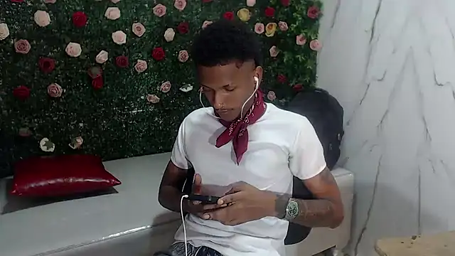 Snapshot of ManSant chatting on February 2026 02:39:01 PM ManSant online show from February 2026 02:39:01 PM