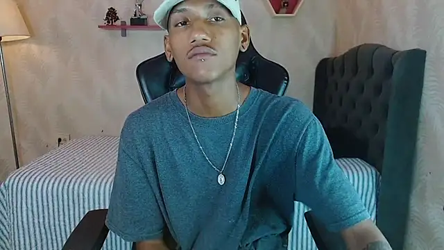 Snapshot of ManSant chatting on October 2025 03:15:01 PM ManSant online show from October 2025 03:15:01 PM