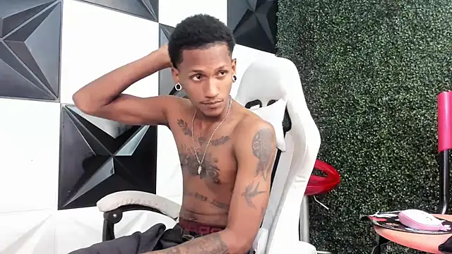 Snapshot of ManSant chatting on February 2026 07:08:02 PM ManSant online show from February 2026 07:08:02 PM