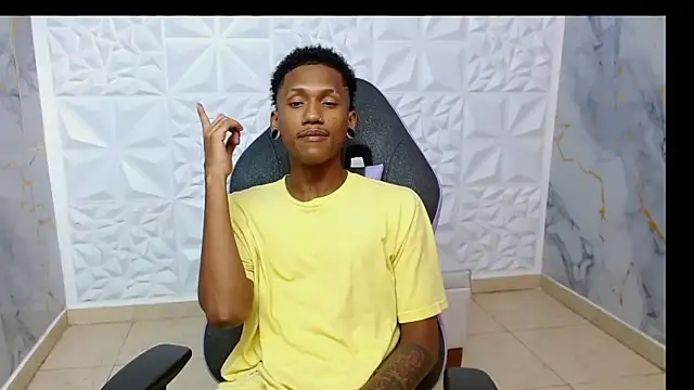 Snapshot of ManSant chatting on February 2026 05:45:02 PM ManSant online show from February 2026 05:45:02 PM