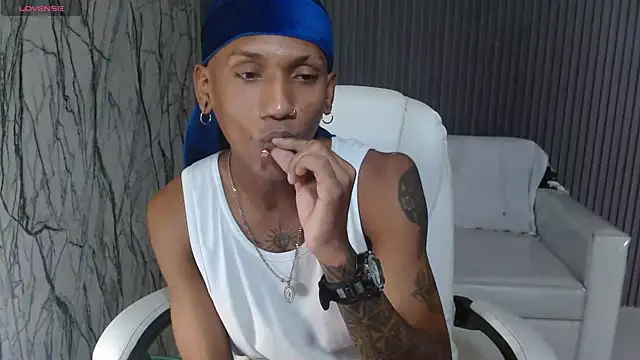 Snapshot of ManSant chatting on October 2025 03:56:02 PM ManSant online show from October 2025 03:56:02 PM