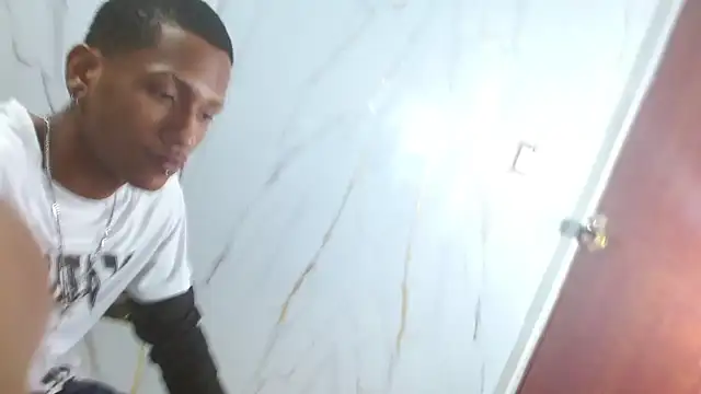 Snapshot of ManSant chatting on November 2025 02:50:01 PM ManSant online show from November 2025 02:50:01 PM