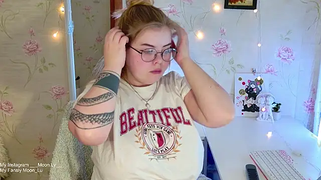 sinnamon  online show from November 2025 12:27:01 PM