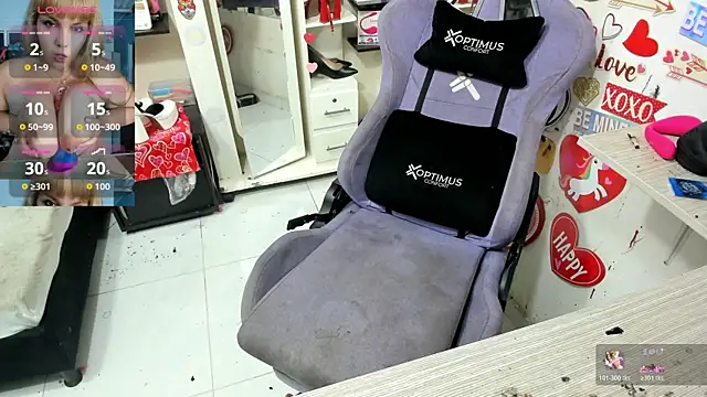 Snapshot of allsson_queen chatting on February 2026 06:28:02 PM allsson queen online show from February 2026 06:28:02 PM