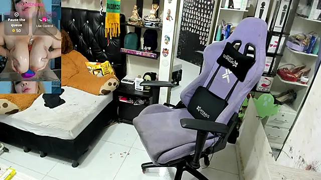 Snapshot of allsson_queen chatting on October 2025 08:19:02 PM allsson queen online show from October 2025 08:19:02 PM