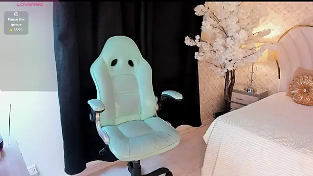 KatalinaMillan online show from October 2025 05:50:02 AM