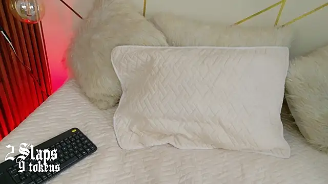 Snapshot of kim_blake chatting on November 2025 01:32:02 AM kim blake online show from November 2025 01:32:02 AM