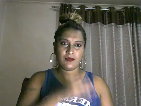Snapshot of eroticbeauty37 chatting on February 2025 05:20:01 PM eroticbeauty37 online show from February 2025 05:20:01 PM
