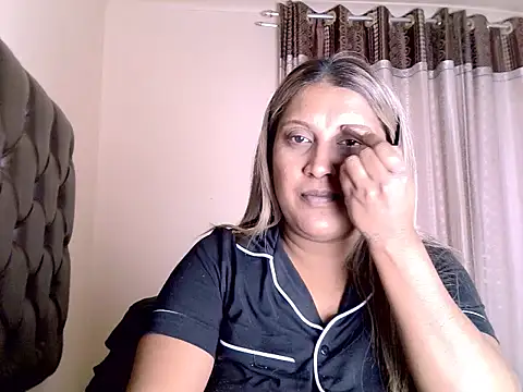Snapshot of eroticbeauty37 chatting on July 2026 01:32:01 PM eroticbeauty37 online show from July 2026 01:32:01 PM