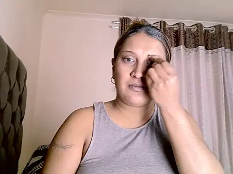 Snapshot of eroticbeauty37 chatting on June 2026 01:27:02 PM eroticbeauty37 online show from June 2026 01:27:02 PM