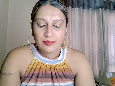Snapshot of eroticbeauty37 chatting on October 2025 12:39:02 PM eroticbeauty37 online show from October 2025 12:39:02 PM