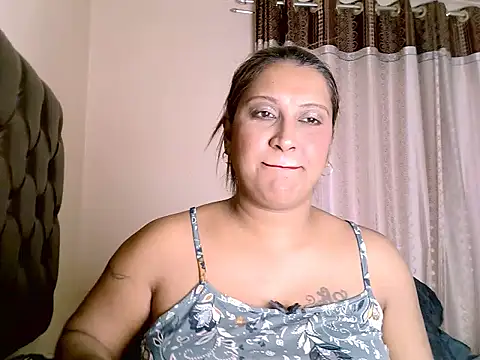 Snapshot of eroticbeauty37 chatting on July 2026 01:52:05 PM eroticbeauty37 online show from July 2026 01:52:05 PM