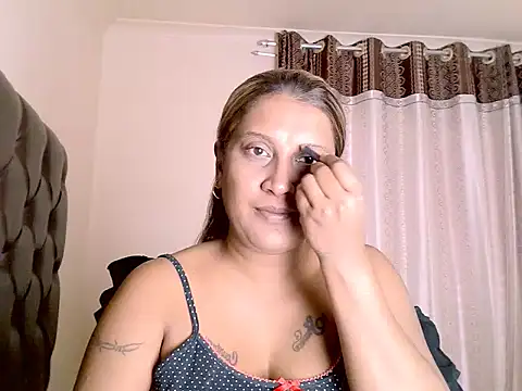 eroticbeauty37 online show from April 2026 11:17:01 AM