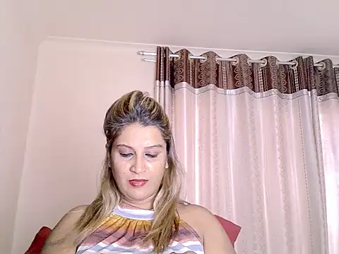 Snapshot of eroticbeauty37 chatting on September 2025 01:32:02 PM eroticbeauty37 online show from September 2025 01:32:02 PM