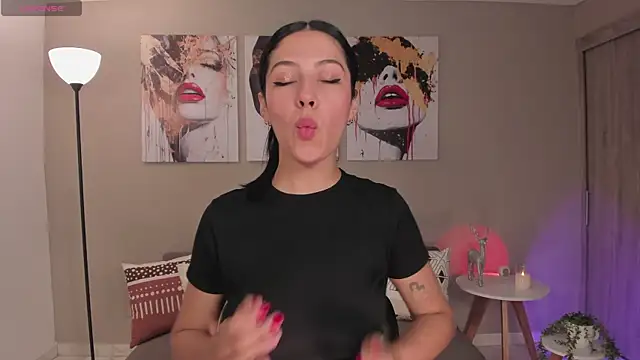 Snapshot of LilaWest chatting on November 2025 07:03:01 PM LilaWest online show from November 2025 07:03:01 PM