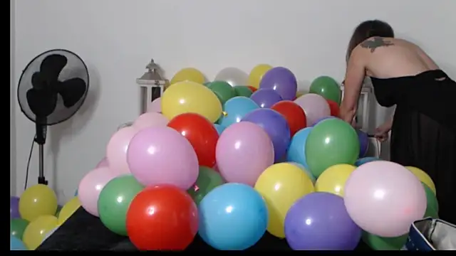 Snapshot of Oriane_Jackson chatting on November 2025 08:12:01 PM Oriane Jackson online show from November 2025 08:12:01 PM