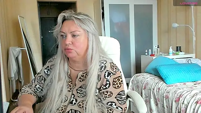 Snapshot of PamHardFuck chatting on October 2025 09:43:01 AM PamHardFuck online show from October 2025 09:43:01 AM
