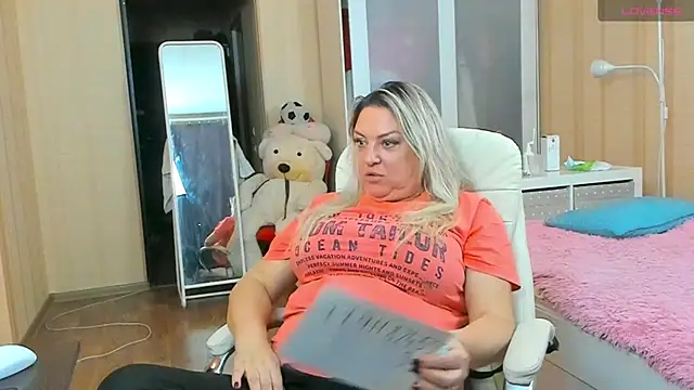 Snapshot of PamHardFuck chatting on September 2025 08:38:01 PM PamHardFuck online show from September 2025 08:38:01 PM