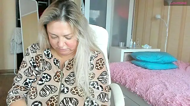 Snapshot of PamHardFuck chatting on September 2025 09:36:02 AM PamHardFuck online show from September 2025 09:36:02 AM