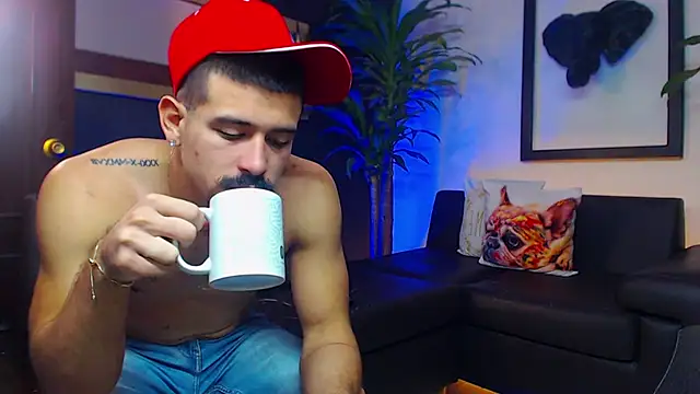 Snapshot of Markboyl chatting on March 2025 12:01:02 PM Markboyl online show from March 2025 12:01:02 PM