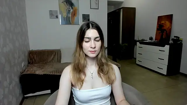 Snapshot of KaraWill chatting on December 2025 08:14:02 PM KaraWill online show from December 2025 08:14:02 PM