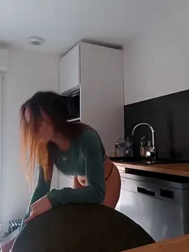 clara-francaise online show from April 2026 04:30:01 PM