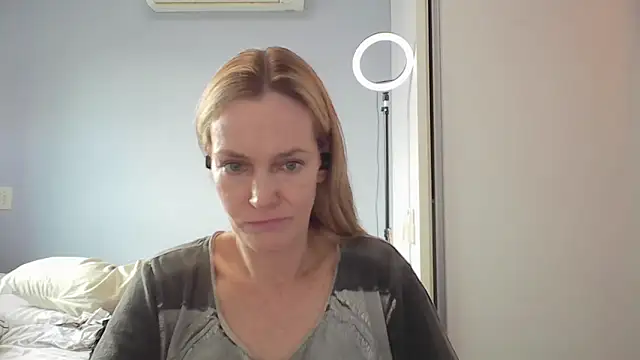 Annylove1 online show from February 2026 10:45:01 AM