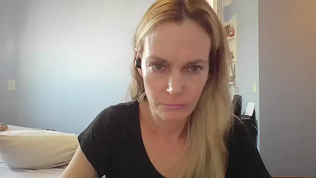 Annylove1 online show from March 2026 12:06:01 PM