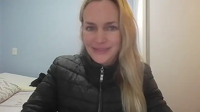 Snapshot of Annylove1 chatting on June 2026 12:11:02 PM Annylove1 online show from June 2026 12:11:02 PM